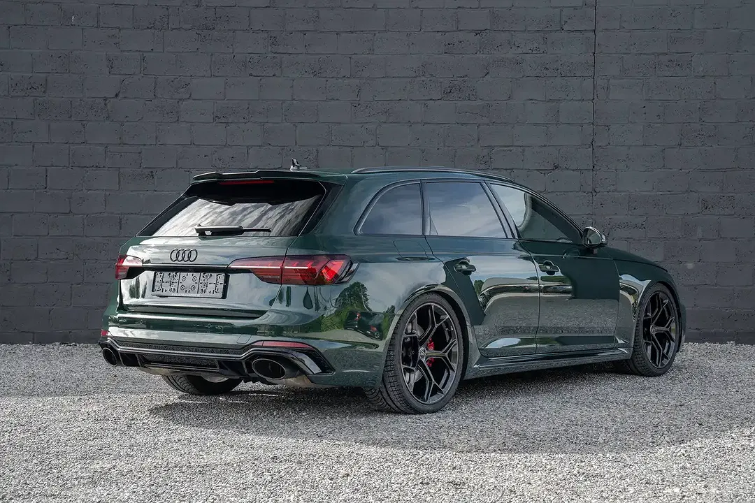 Audi RS4 competition plus - Thumbnail 3