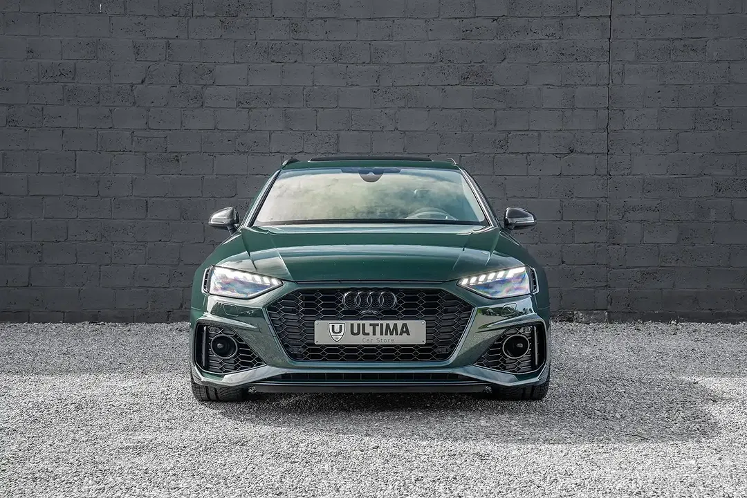Audi RS4 competition plus - Thumbnail 4