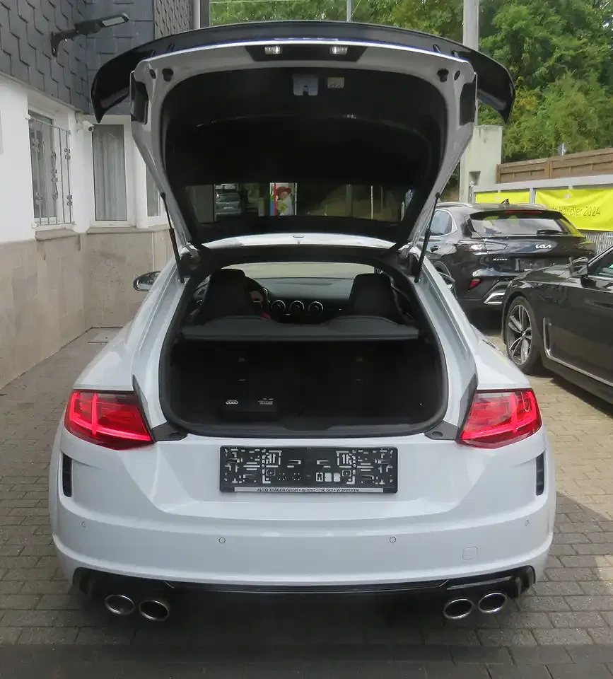 Audi TTS quattro Coupe - Thumbnail 11