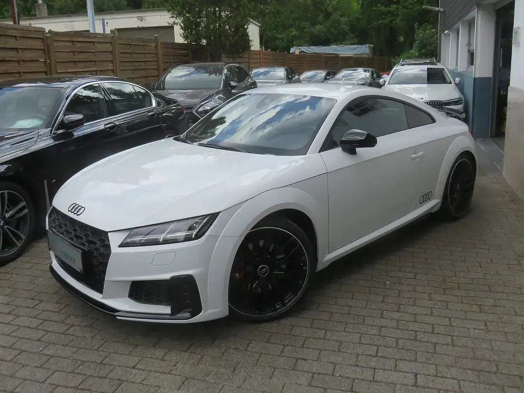 Audi TTS quattro Coupe - Thumbnail 3