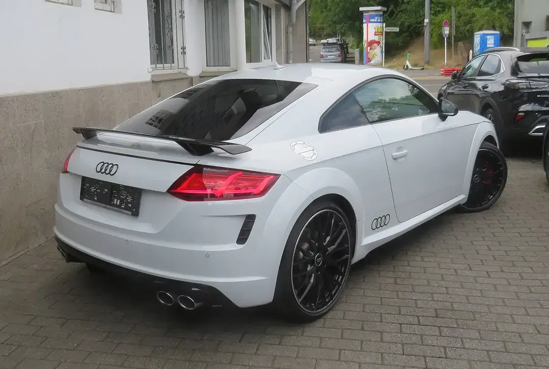 Audi TTS quattro Coupe - Thumbnail 4