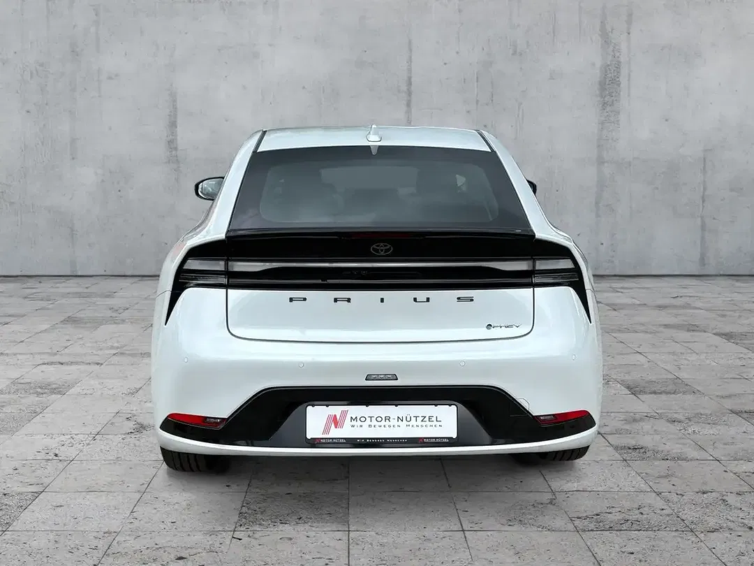 Toyota Prius Hybrid Executive - Thumbnail 5