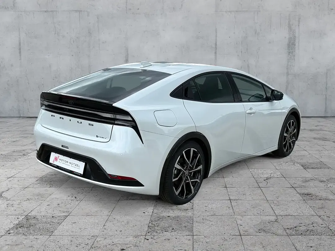 Toyota Prius Hybrid Executive - Thumbnail 6