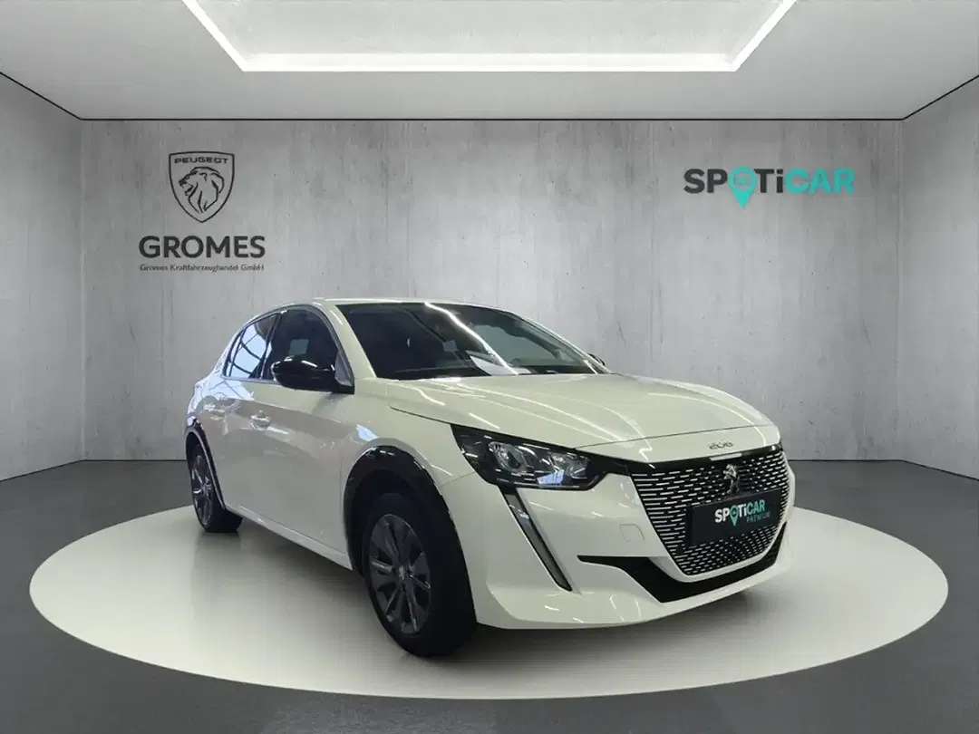 Peugeot 208 136 Allure - Thumbnail 1