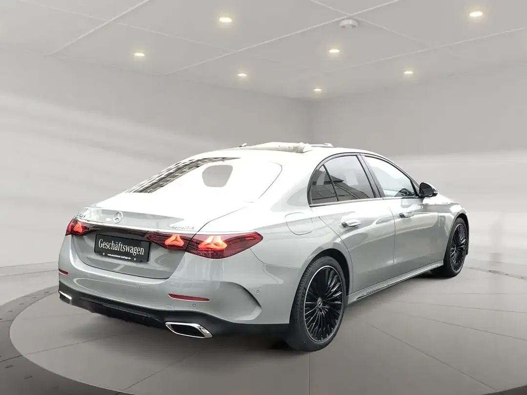 Mercedes-Benz E 450 4MATIC AMG MBUX Burmester Night - foto 2