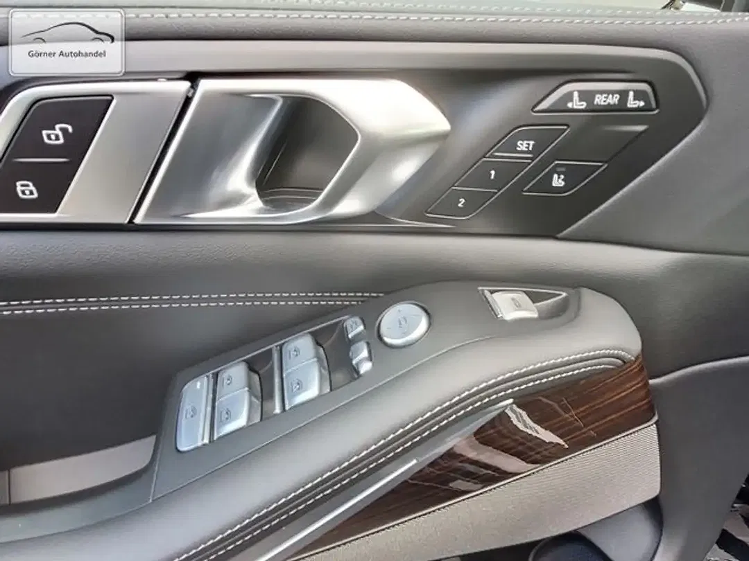 BMW X7 M xDrive M Sport Pro - Thumbnail 6