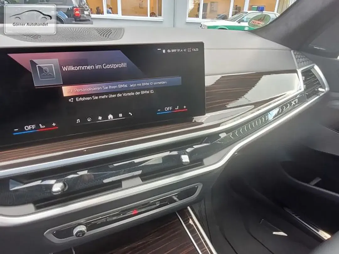 BMW X7 M xDrive M Sport Pro - Thumbnail 9