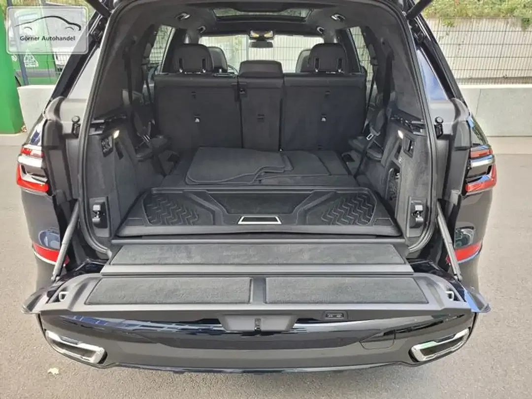BMW X7 M xDrive M Sport Pro - Thumbnail 10