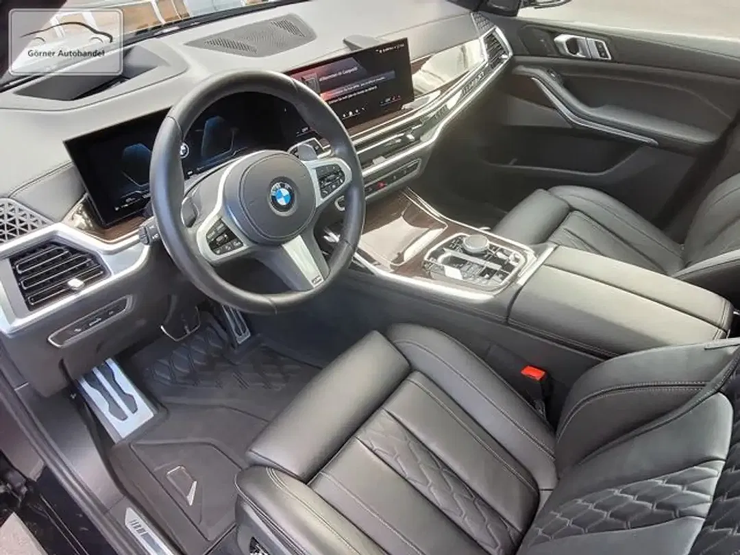BMW X7 M xDrive M Sport Pro - Thumbnail 3