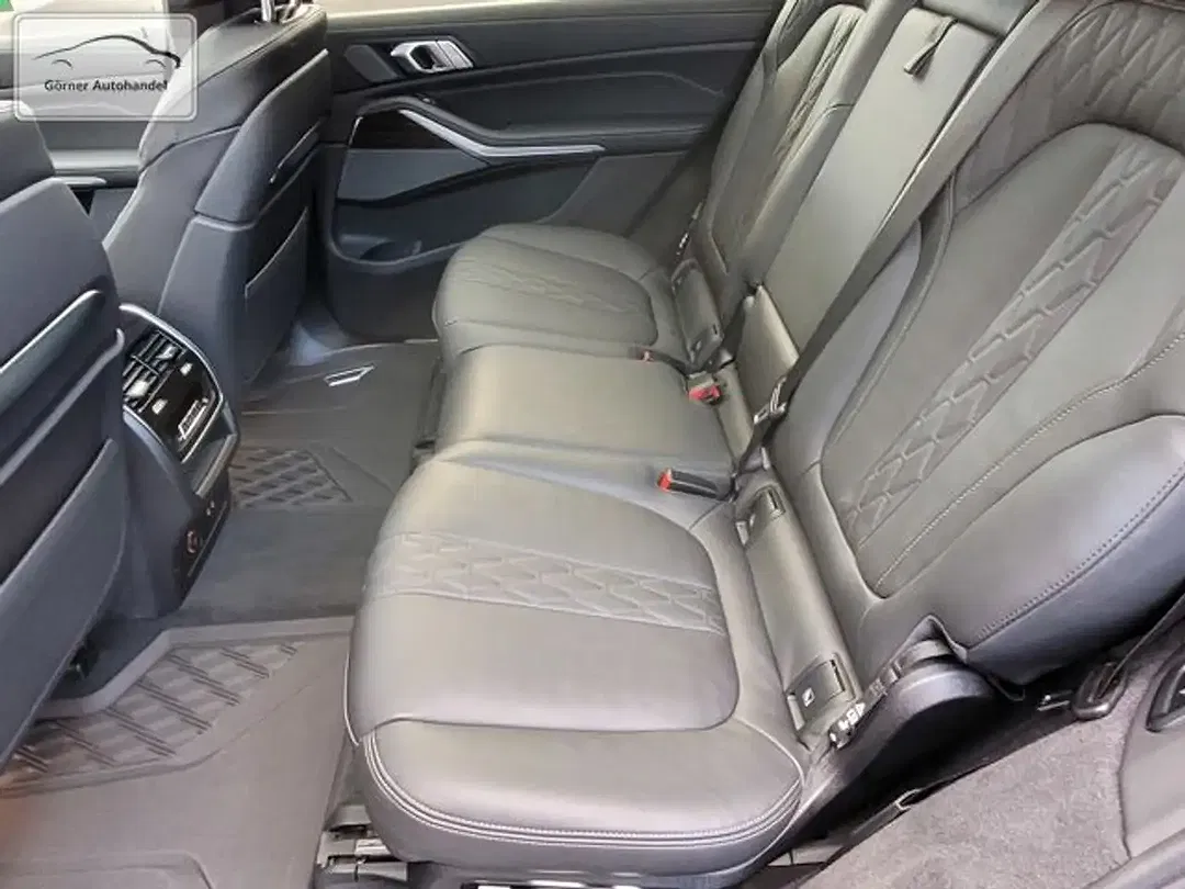 BMW X7 M xDrive M Sport Pro - Thumbnail 5