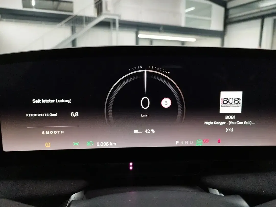 Lucid Air - Thumbnail 9