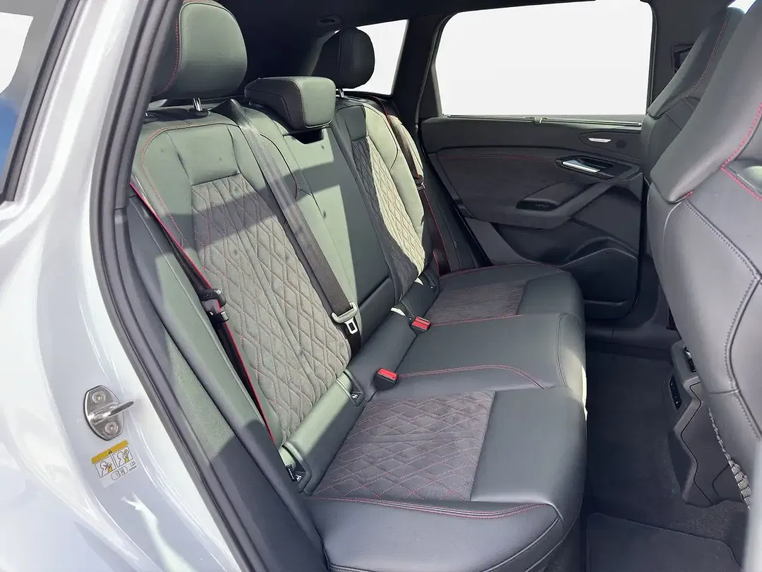 Audi SQ6 e-tron Matrix LED - Thumbnail 16