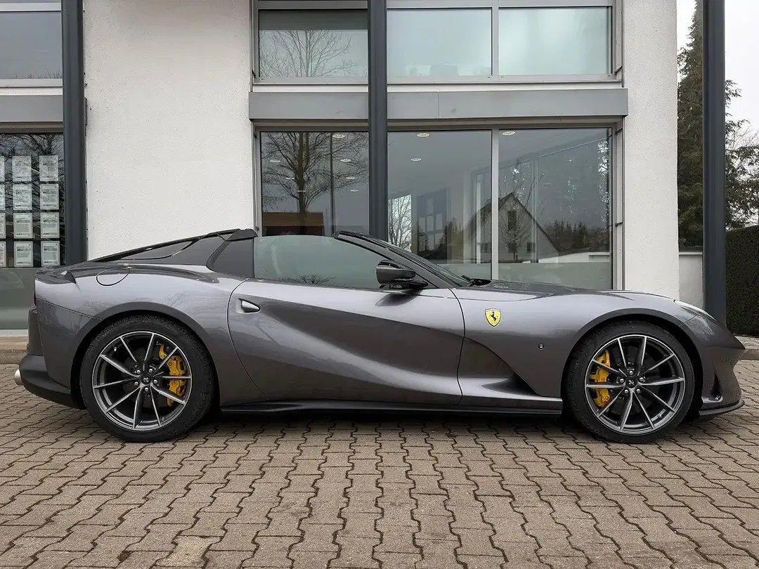 Ferrari 812 GTS - Thumbnail 5