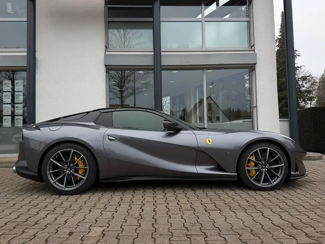 Ferrari 812 GTS - Thumbnail 6