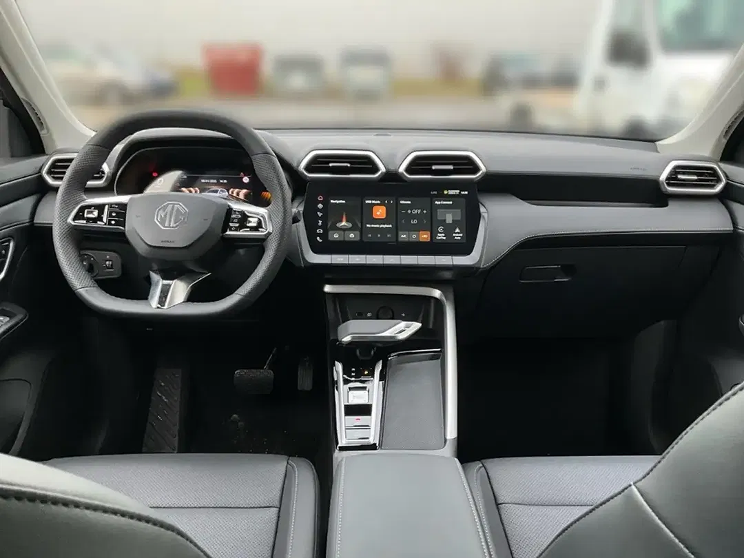 MG ZS Hybrid+ Luxury - Thumbnail 11