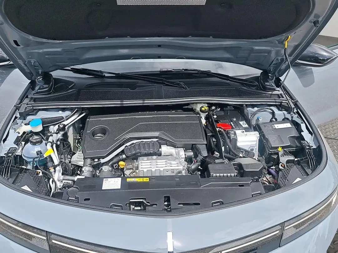 Opel Astra Edition - Thumbnail 20