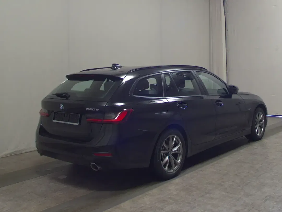 BMW 320 Touring Advantage Pro - Thumbnail 3
