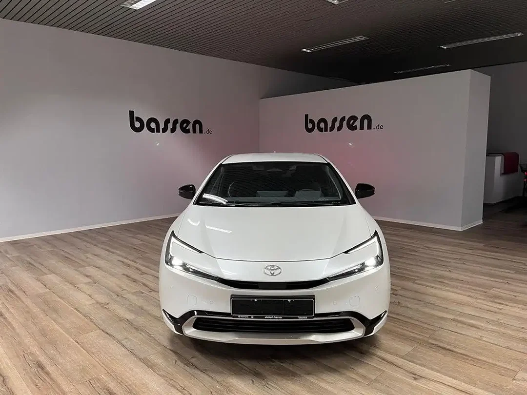 Toyota Prius PHEV Executive - Afbeelding 1