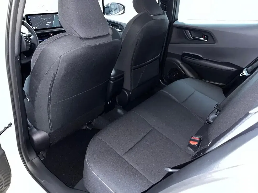 Toyota Prius PHEV Executive - Thumbnail 12