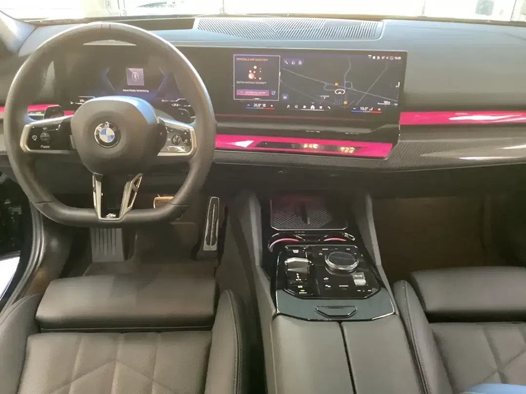 BMW 520 xDrive Touring M Sport - Thumbnail 12