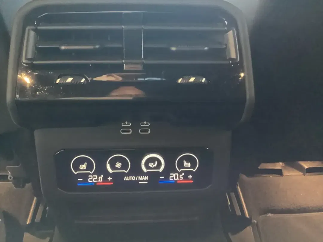 BMW 520 xDrive Touring M Sport - Thumbnail 13