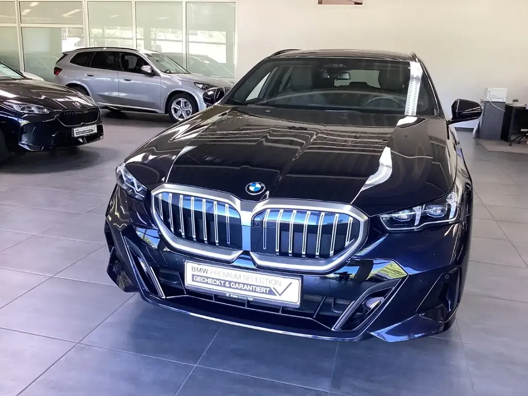 BMW 520 xDrive Touring M Sport - Thumbnail 8