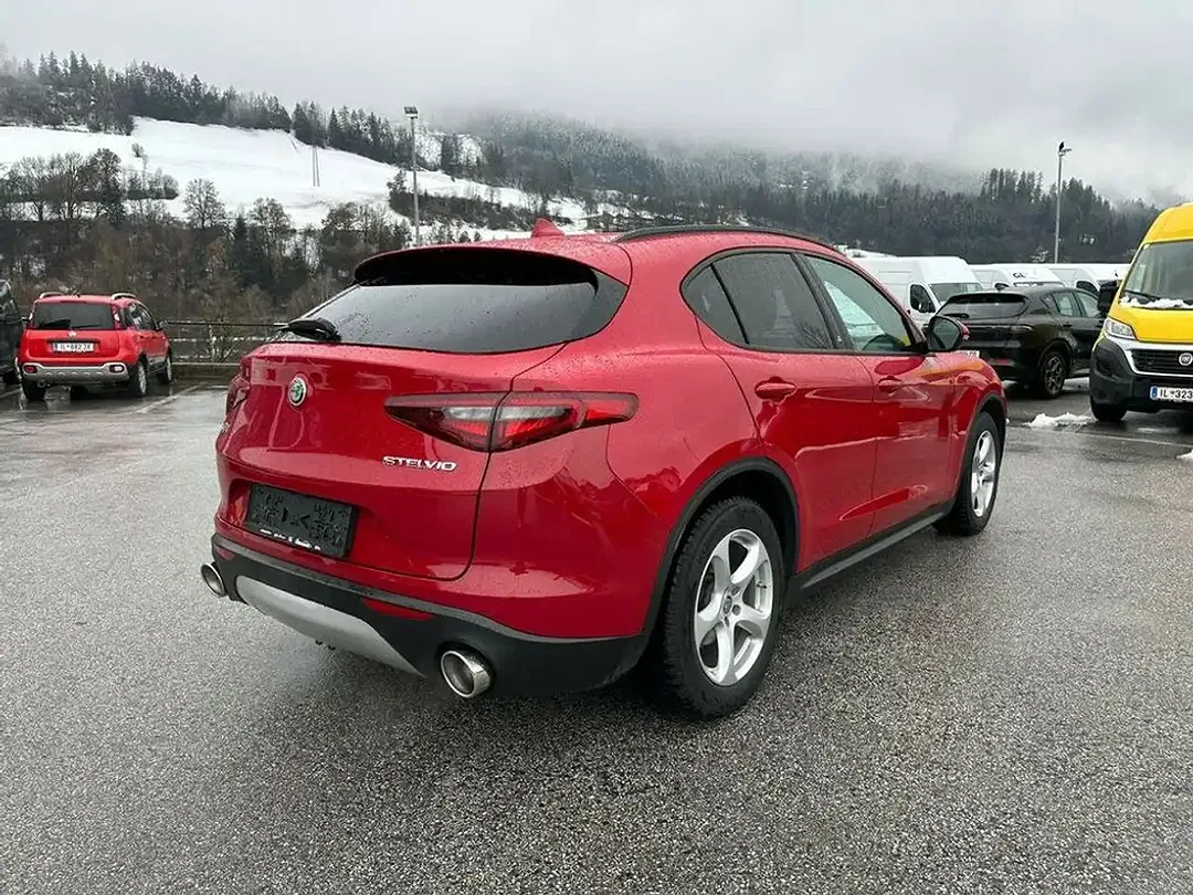 Alfa Romeo Stelvio 2.2 Super - Thumbnail 6