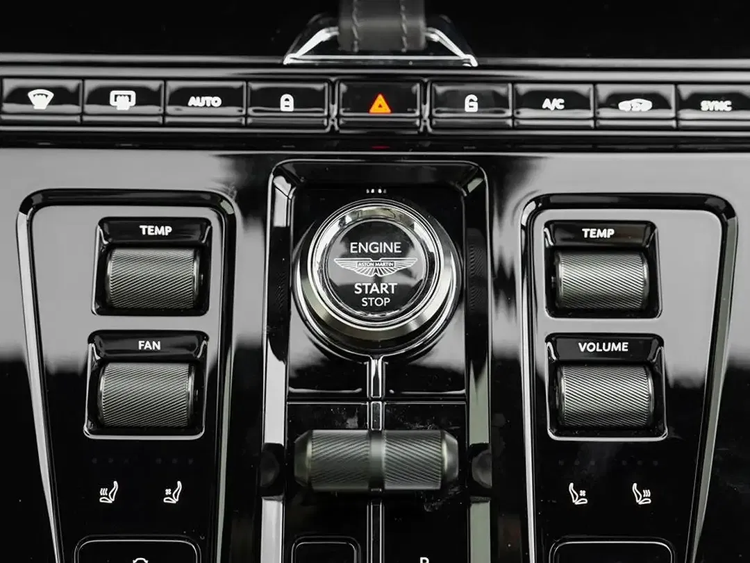 Aston Martin DBX 707 - foto 15