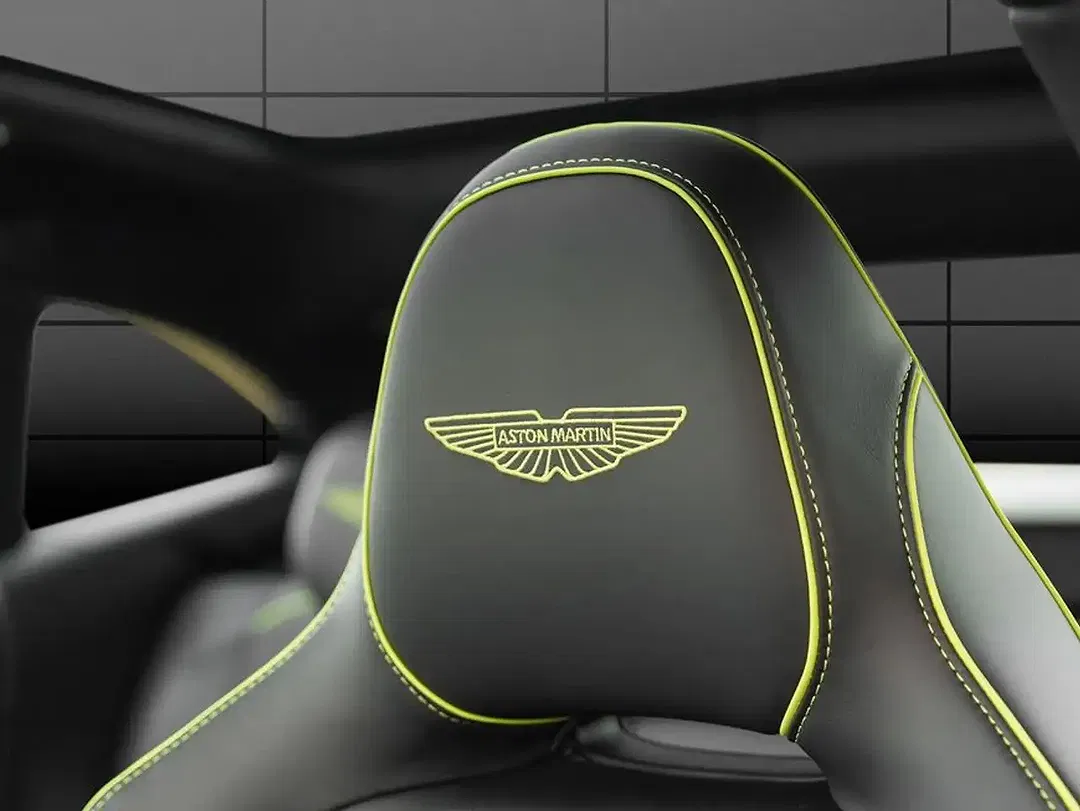 Aston Martin DBX 707 - Thumbnail 5
