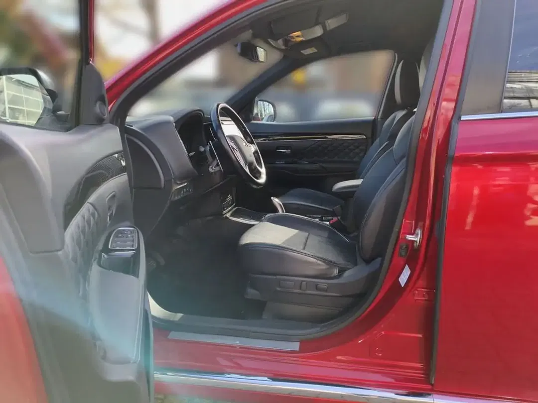 Mitsubishi Outlander 2.4 PHEV Hybrid 4WD Spirit - Thumbnail 7