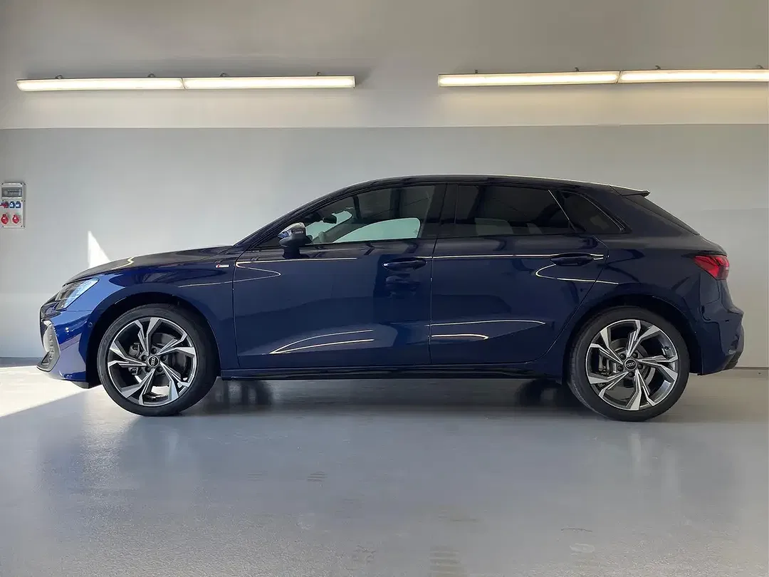 Audi A3 TFSI S tronic quattro Sportback S line - Thumbnail 3