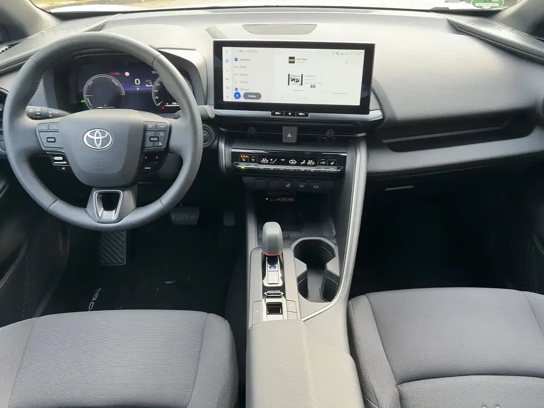 Toyota C-HR Hybrid Teamplayer - Thumbnail 8