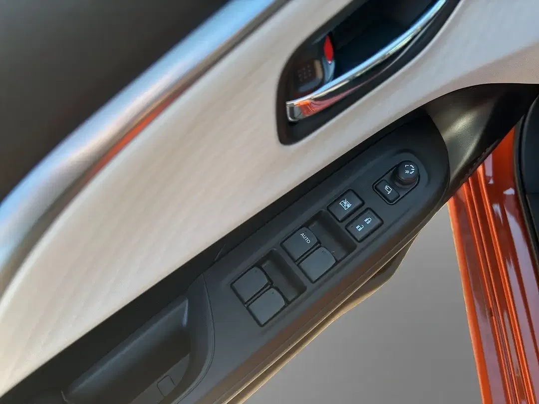 Suzuki Swift Hybrid 1.2 Dualjet Comfort+ - Thumbnail 5