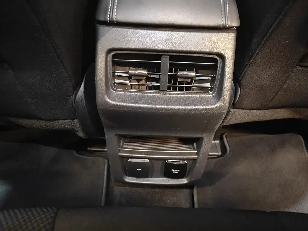 Ford S-Max 2.0 4x4 Titanium - Thumbnail 38