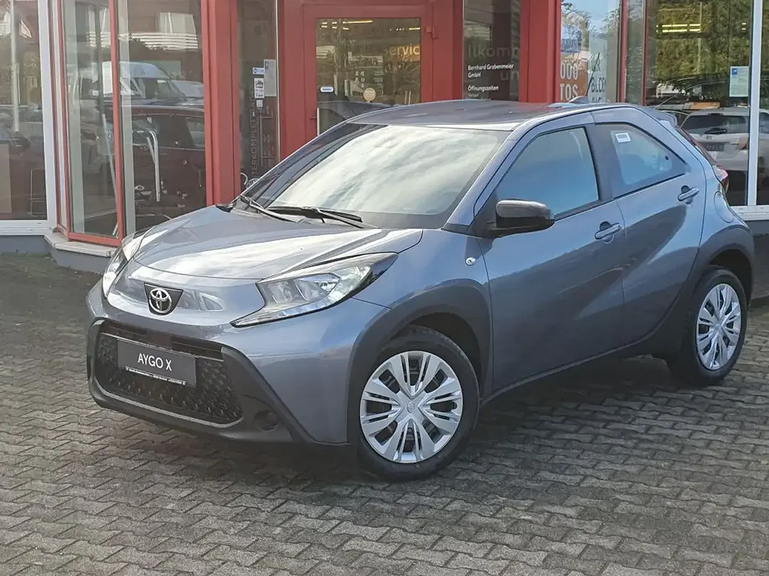 Toyota Aygo X Business Edition - Thumbnail 1