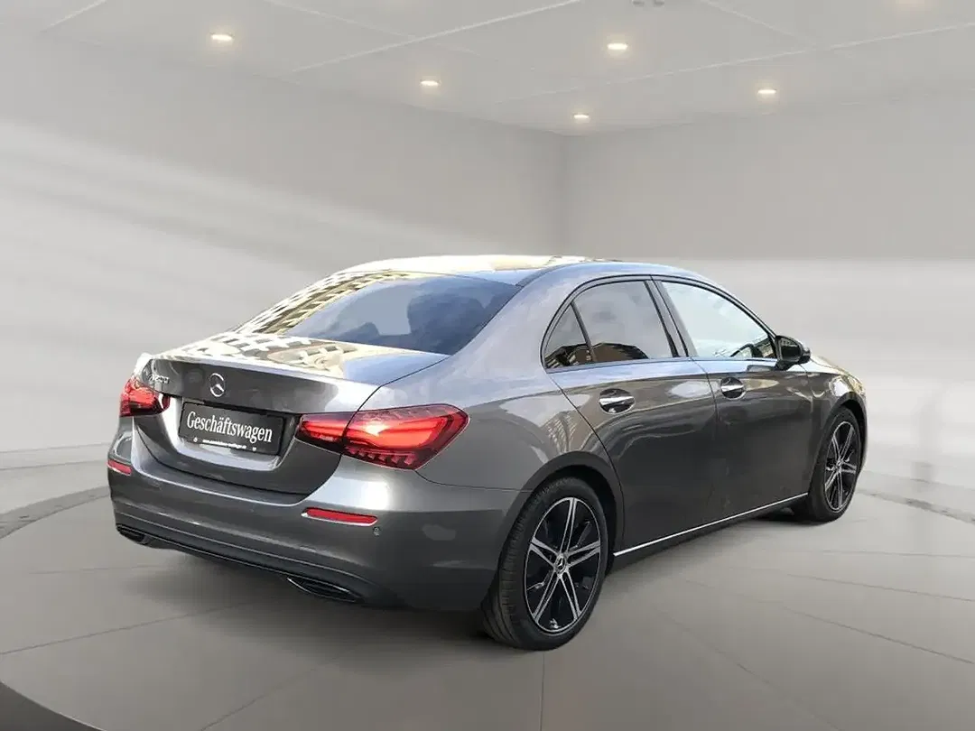 Mercedes-Benz A 200 MBUX Progressive Night - foto 2