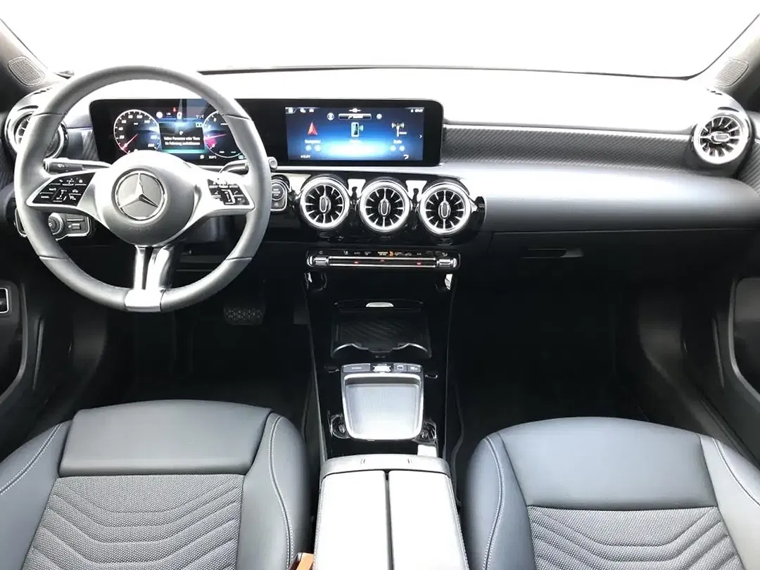 Mercedes-Benz A 200 MBUX Progressive Night - Thumbnail 4