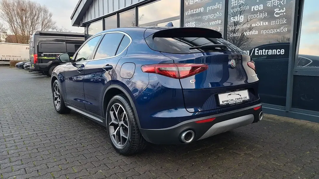 Alfa Romeo Stelvio Q4 Super - Thumbnail 5