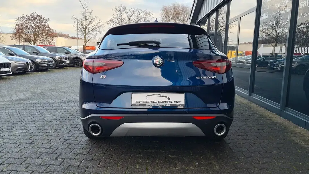 Alfa Romeo Stelvio Q4 Super - Thumbnail 6