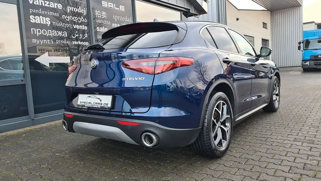 Alfa Romeo Stelvio Q4 Super - Thumbnail 7