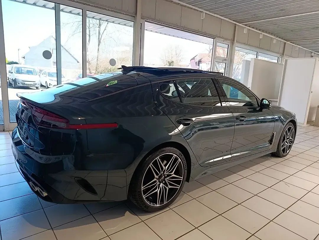 Kia Stinger GT Performance - Thumbnail 4