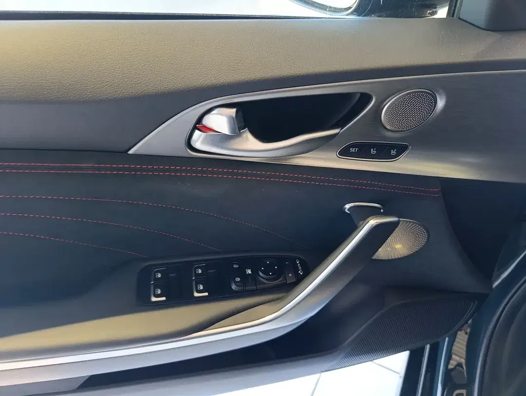 Kia Stinger GT Performance - Thumbnail 8