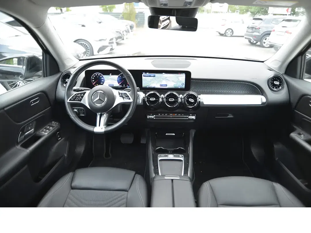 Mercedes-Benz GLB 180 - Thumbnail 2