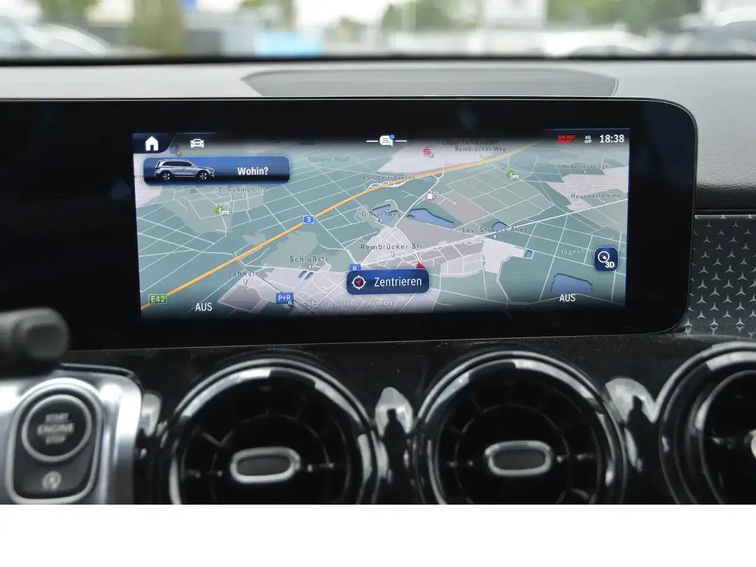 Mercedes-Benz GLB 180 - Thumbnail 3