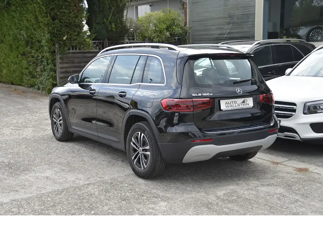 Mercedes-Benz GLB 180 - Thumbnail 8