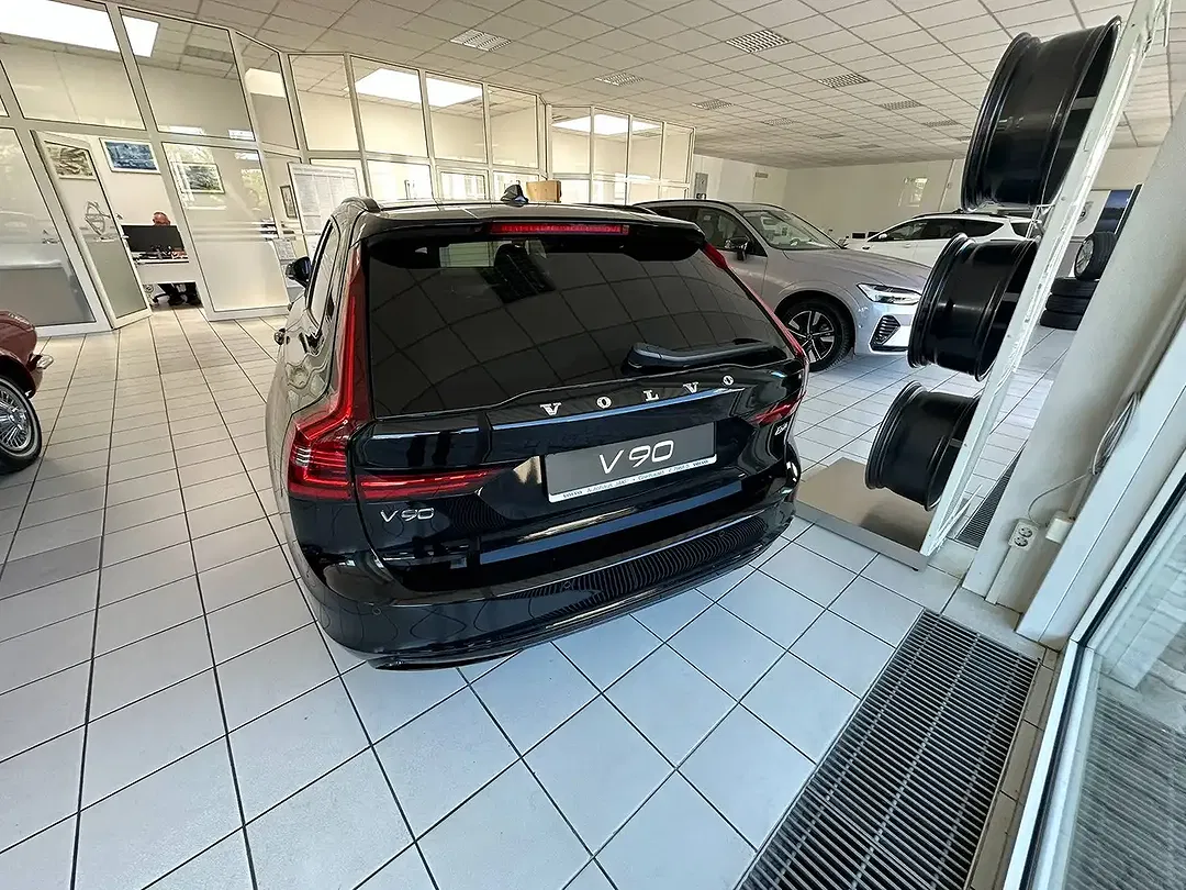 Volvo V90 B4 Ultimate Dark - Thumbnail 5