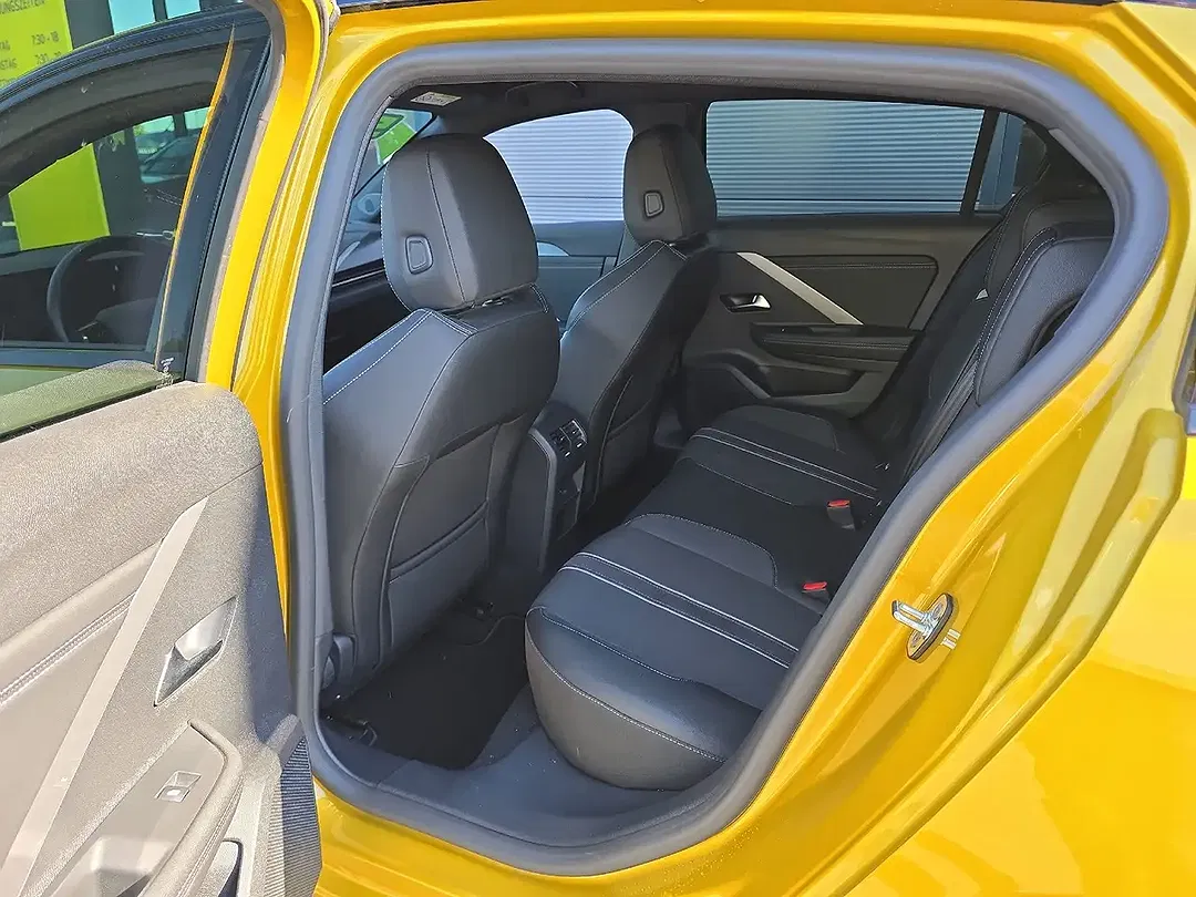 Opel Astra 1.2 Turbo GS - Thumbnail 9