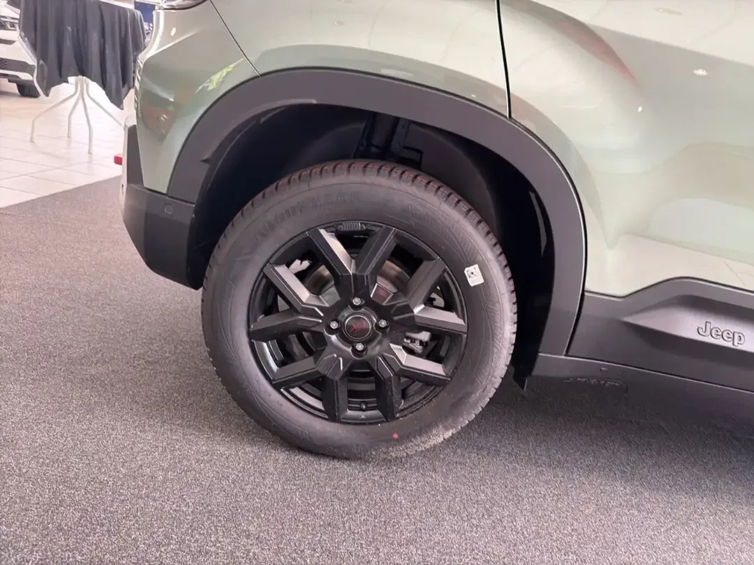 Jeep Avenger 4xe Overland - Thumbnail 10