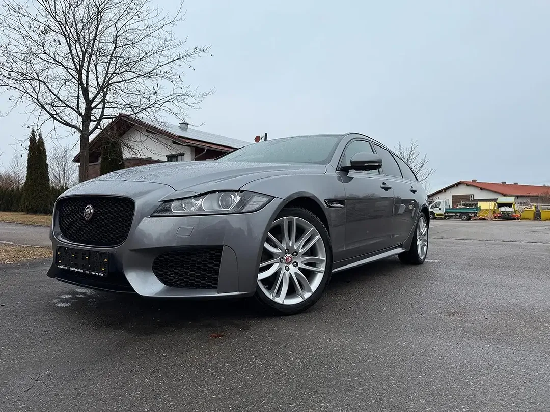 Jaguar XF 4x4 Sportbrake Chequered Flag - Afbeelding 1