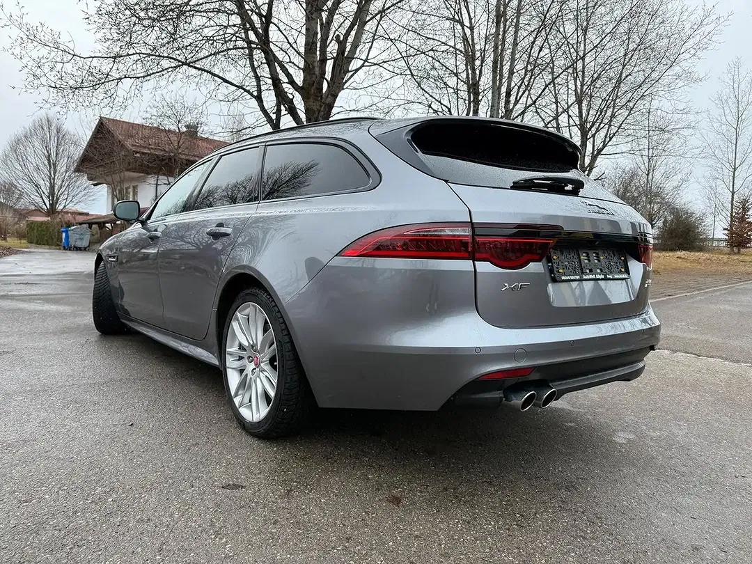 Jaguar XF 4x4 Sportbrake Chequered Flag - Thumbnail 4